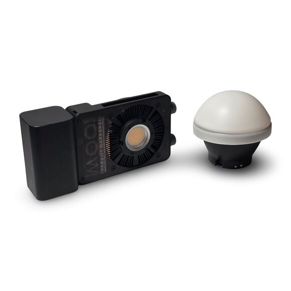 ZHIYUN CINEPEER CX100 COB LED Video Light with Battery Grip - Great Condition! - Picture 2 of 12